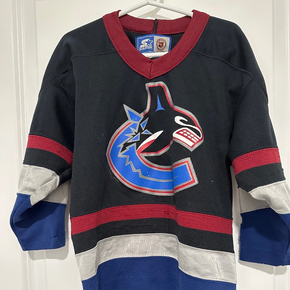 Vintage VTG 90’s Starter NHL Vancouver Canucks Hockey Jersey Youth Medium